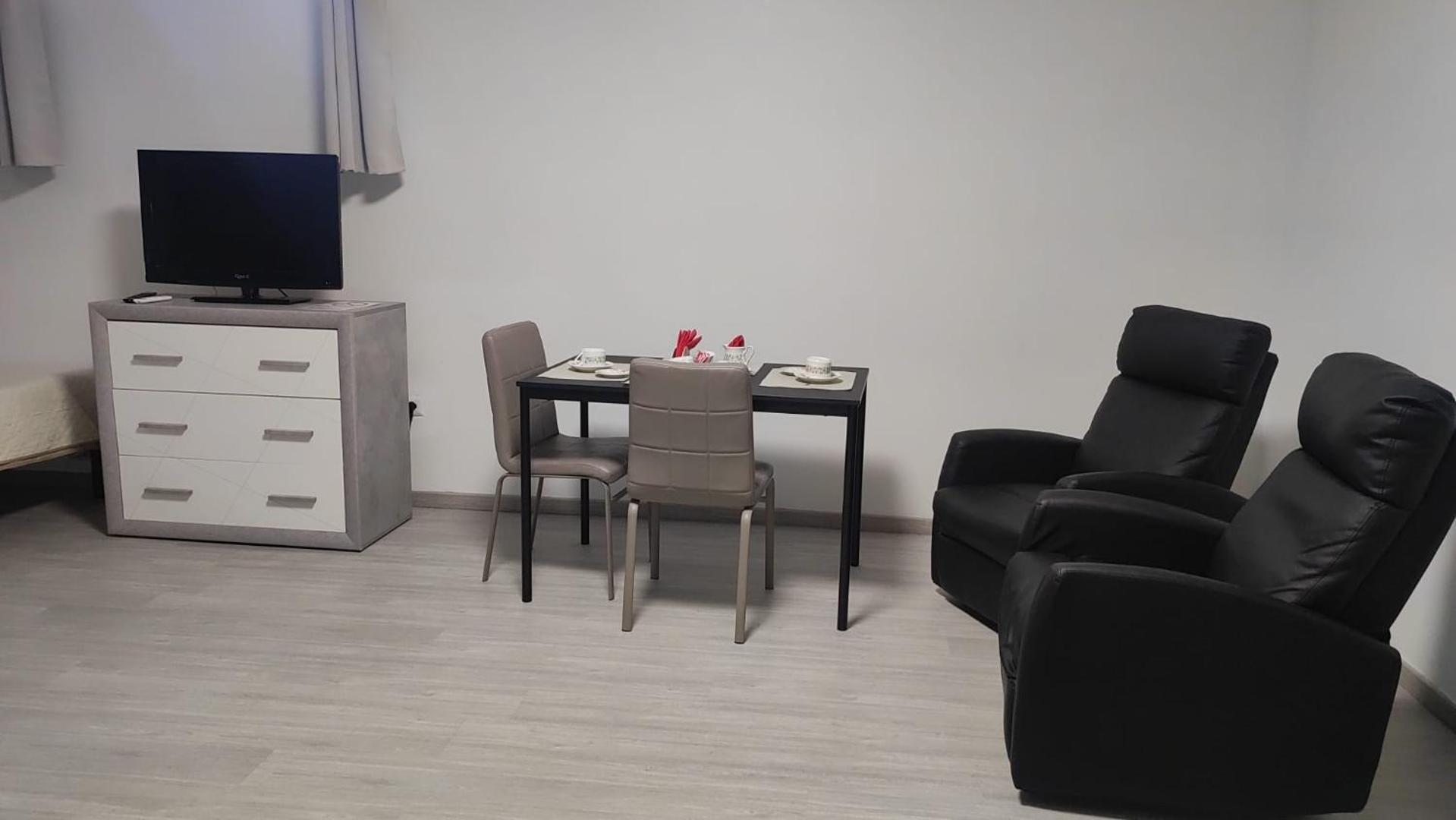 B&B La Pace Ardea Buitenkant foto