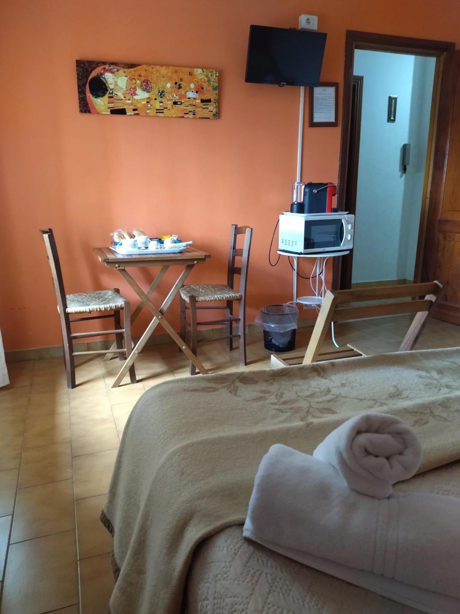 B&B La Pace Ardea Buitenkant foto