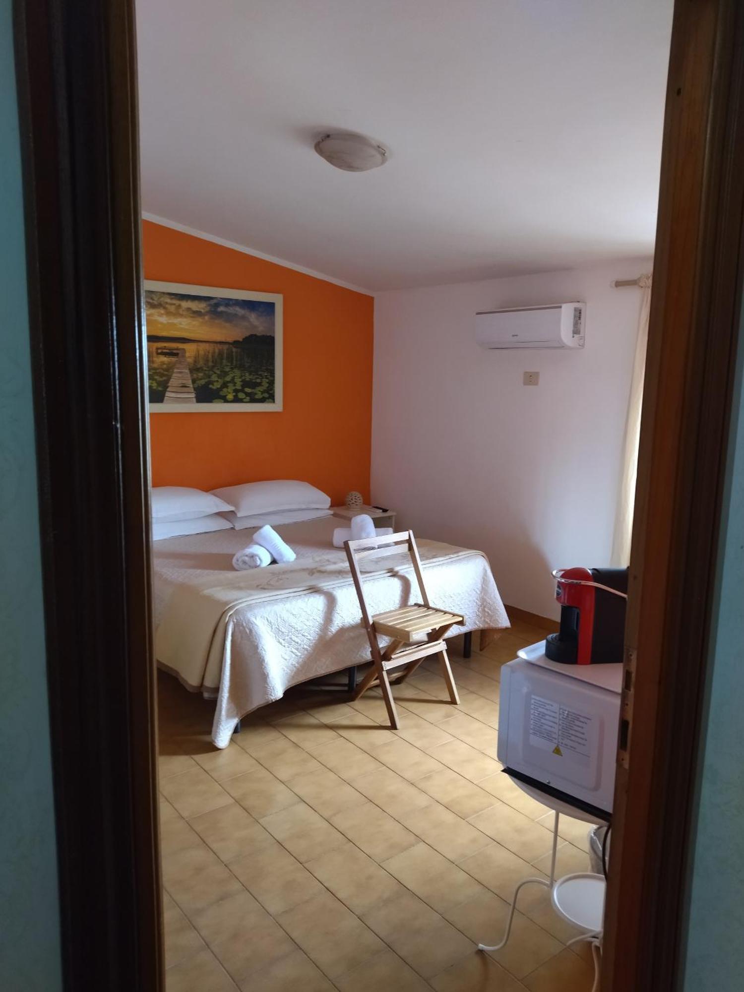 B&B La Pace Ardea Buitenkant foto