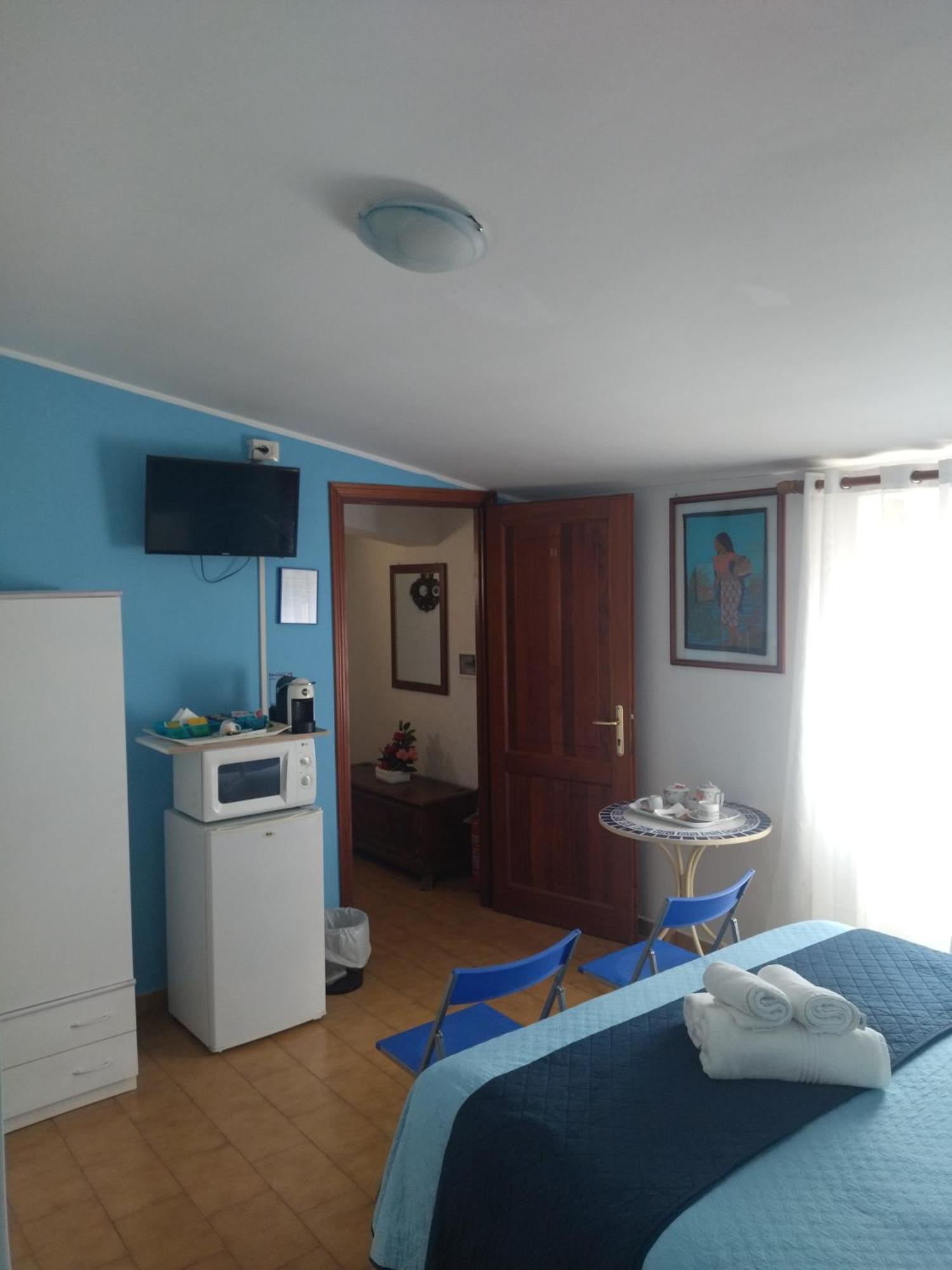 B&B La Pace Ardea Buitenkant foto